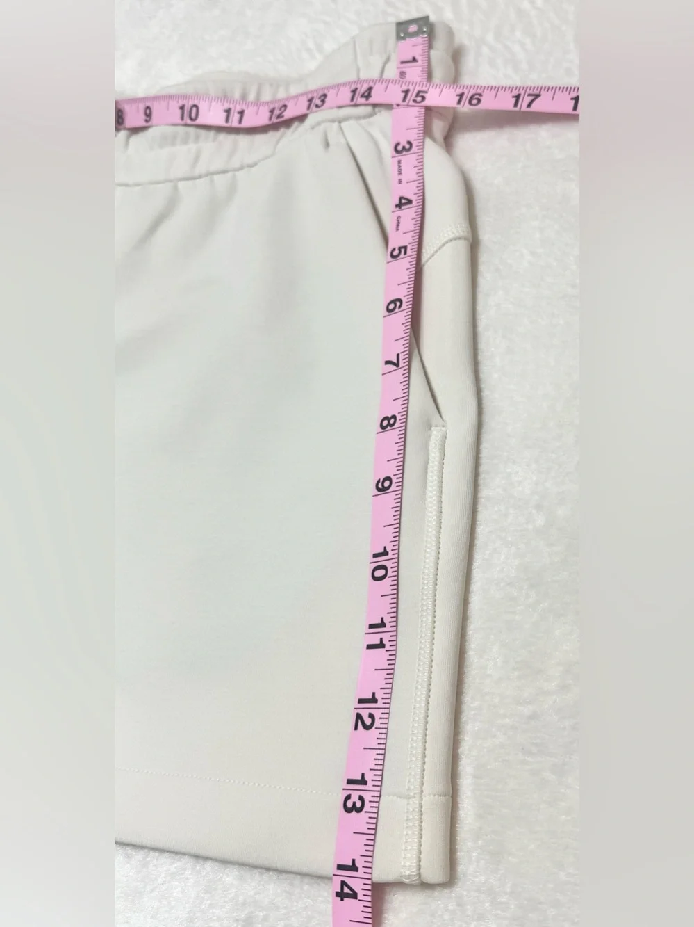 Lululemon Softstreme Bone High Rise Shorts 4”